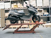 Ponte sollevatore idraulico per moto Barbero PTM con ruote, portata 400Kg