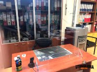 Barriera parafiato da banco in plexiglass trasparente 100x80cm, spessore 5mm