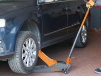 Sollevatore idraulico Beta 3029/2T ribassato a 4 ruote da 2t