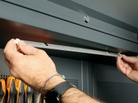 Profilo strip led con interruttore Soft Touch Beta 5000 RSC50 2.0/PLED-ST per arredo officina