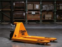 Transpallet manuale a forche ridotte Beta 3068 con portata  2,5 t
