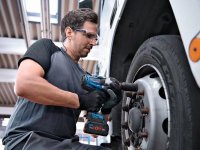 Bosch avvitatore massa battente GDS 18V-1050 HC BITURBO con 2 batterie 8.0Ah e valigetta