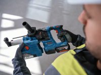 Bosch martello perforatore a batteria GBH 18V-22 Professional con aspiratore GDE 18V-12