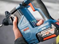 Bosch martello perforatore a batteria GBH 18V-24 C Professional 2,4J con 2 batterie 5Ah e valigetta