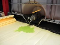 Armadio in plastica Carvel 680x390x880mm con materiale assorbente prodotti chimici, 146lt