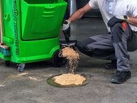 Carrello per assorbimento sversamenti Carvel Tucano con setacciatore