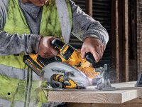 Sega circolare DeWalt DCS573 190mm in kit con 2 batterie 5,0Ah Powerstack