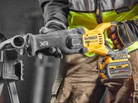 Sega universale DeWalt DC386 tagli 300mm in kit con 2 batterie 5,0Ah Powerstack