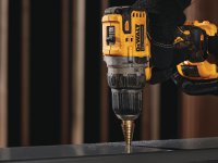 Trapano a percussione DCD701 + avvitatore a impulsi DCF801 DeWalt in KIT