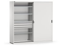 Armadio officina Fami Perfom 2040x600x2000mm con ante scorrevoli, 8 ripiani fessurati e 6 cassetti