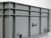 Cassetta in plastica Fami Euro Box 600x400x75mm con maniglie chiuse e fondo liscio