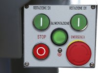 Fresa universale a testa veloce Fervi F050U con visualizzatore a 3 assi 400V 1,5kW