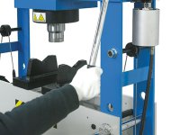 Pressa idraulica Fervi P001/75 manuale e pneumatica portata 75t