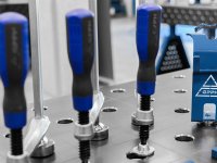 Morsetto di fissaggio a vite GPPH scartamento fisso per tavoli fori 16mm