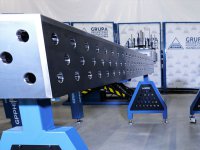 Supporto saldatura SteelMax Trestle GPPH spessore 15mm, fori 28mm in griglia diagonale