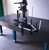 Banco per saldatura con ruote SteelMax GPPH in acciaio rinforzato 2,4x1,2mt fori 28mm