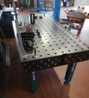 Banco per saldatura SteelMax GPPH in acciaio rinforzato 2x1mt fori 28mm