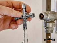 Chiave universale Knipex 76mm per quadri ed armadi elettrici