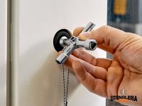 Chiave universale Knipex 76mm per quadri ed armadi elettrici