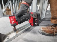 Avvitatore ad impulsi Milwaukee M18 Fuel FID3 con 2 batterie, valigetta e 95 accessori