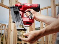 Chiodatrice a batteria Milwaukee M18 Fuel FFN 21°, chiodi 50-90mm