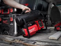 Compressore a batteria Milwaukee M18 Fuel FAC-0 da 7,6 litri