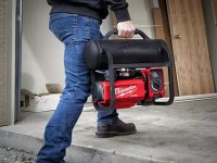 Compressore a batteria Milwaukee M18 Fuel FAC-0 da 7,6 litri