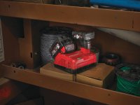 Energy Kit Milwaukee 2 batterie M18 5.0Ah resistenti agli agenti chimici e caricabatterie rapido