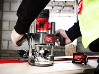 Fresatrice verticale Milwaukee M18 Fuel FR12 per legno con pinza 12 mm