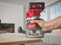 Fresatrice verticale Milwaukee M18 Fuel FR12 per legno con pinza 12 mm