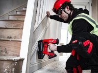 Groppinatrice a batteria Milwaukee M18 Fuel FN16GS dritta 1,6mm, groppini 25-64mm