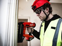 Groppinatrice a batteria Milwaukee M18 Fuel FN16GS dritta 1,6mm, groppini 25-64mm