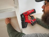 Groppinatrice a batteria Milwaukee M18 Fuel FN16GS dritta 1,6mm, groppini 25-64mm