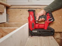 Groppinatrice a batteria Milwaukee M18 Fuel FN16GS dritta 1,6mm, groppini 25-64mm