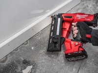 Groppinatrice a batteria Milwaukee M18 Fuel FN16GA piegata 20°, groppini 32-64mm