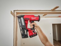 Groppinatrice a batteria Milwaukee M18 Fuel FN16GA piegata 20°, groppini 32-64mm