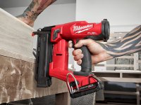 Groppinatrice a batteria Milwaukee M18 Fuel FN18GS dritta 1,2mm, groppini 16-54mm