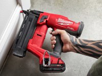 Groppinatrice a batteria Milwaukee M18 Fuel FN18GS dritta 1,2mm, groppini 16-54mm