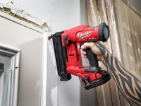 Groppinatrice a batteria Milwaukee M18 Fuel FN18GS dritta 1,2mm, groppini 16-54mm