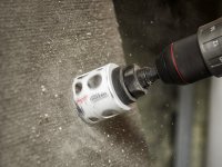 Set 13 seghe a tazza bi-metalliche Milwaukee Hole Dozer, 20-76mm + Set punte RED HEX in OMAGGIO