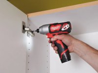 Kit Milwaukee 12V Trapano BPD + Avvitatore impulsi BID con 3 batterie e caricabatterie