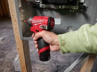 Kit Milwaukee 12V Trapano FPD2 + Avvitatore impulsi FCIWF12G3 con 2 batterie e caricabatterie