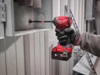 Kit Milwaukee 18V Trapano ONEPD3 + Avvitatore ONEID3 con 2 batterie e valigetta