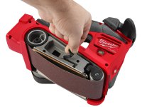 Levigatrice a nastro Milwaukee M18 Fuel FBTS75 a batteria 75x457mm in Kit