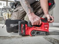 Levigatrice a nastro Milwaukee M18 Fuel FBTS75 a batteria 75x457mm in Kit