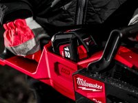 Elettrosega Milwaukee M18 Fuel FCHSC barra 300 mm in kit con 2 batterie e caricabatteria