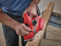 Pialla a batteria Milwaukee M18 BP truciolo 0-2mm in Kit con valigetta e 2 batterie