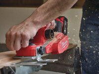 Pialla a batteria Milwaukee M18 BP truciolo 0-2mm in Kit con valigetta e 2 batterie