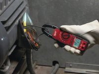 Pinza amperometrica Milwaukee 2235 per misurare le forme d'onda AC sinusoidali/non sinusoidali