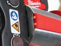 Pressatrice idraulica compatta Milwaukee M18 BLHPT in kit con ganasce M 15-28